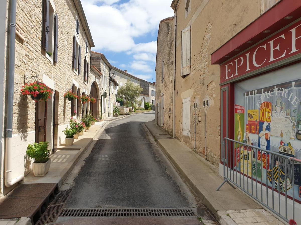 Tusson Chambres D'Hotes Charente Eksteriør billede